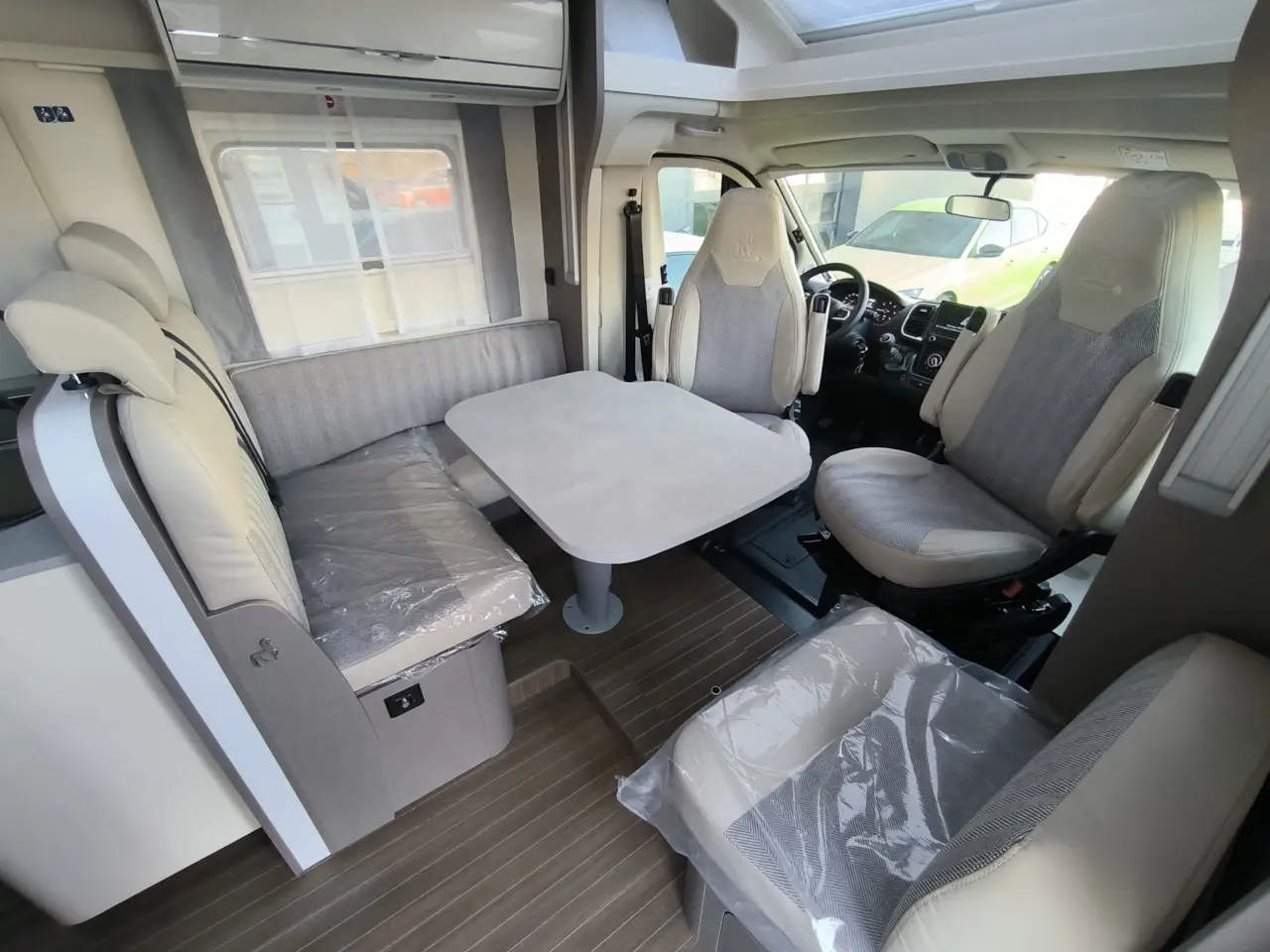 Etrusco T 7400 SB 4-miestny